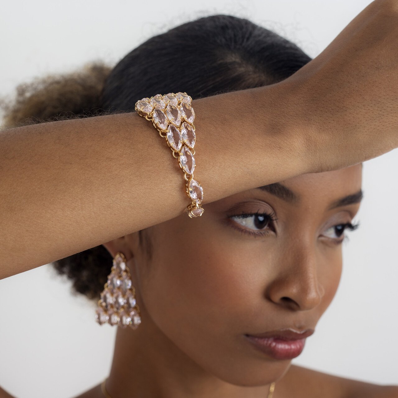 PULSEIRA LOSANGO CRISTAIS NAVETES ROSÉ BANHO OURO