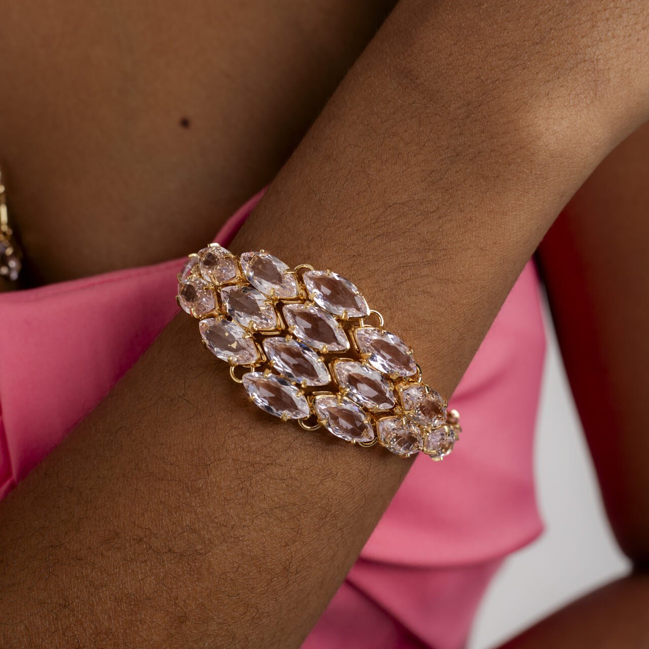 PULSEIRA LOSANGO CRISTAIS NAVETES ROSÉ BANHO OURO