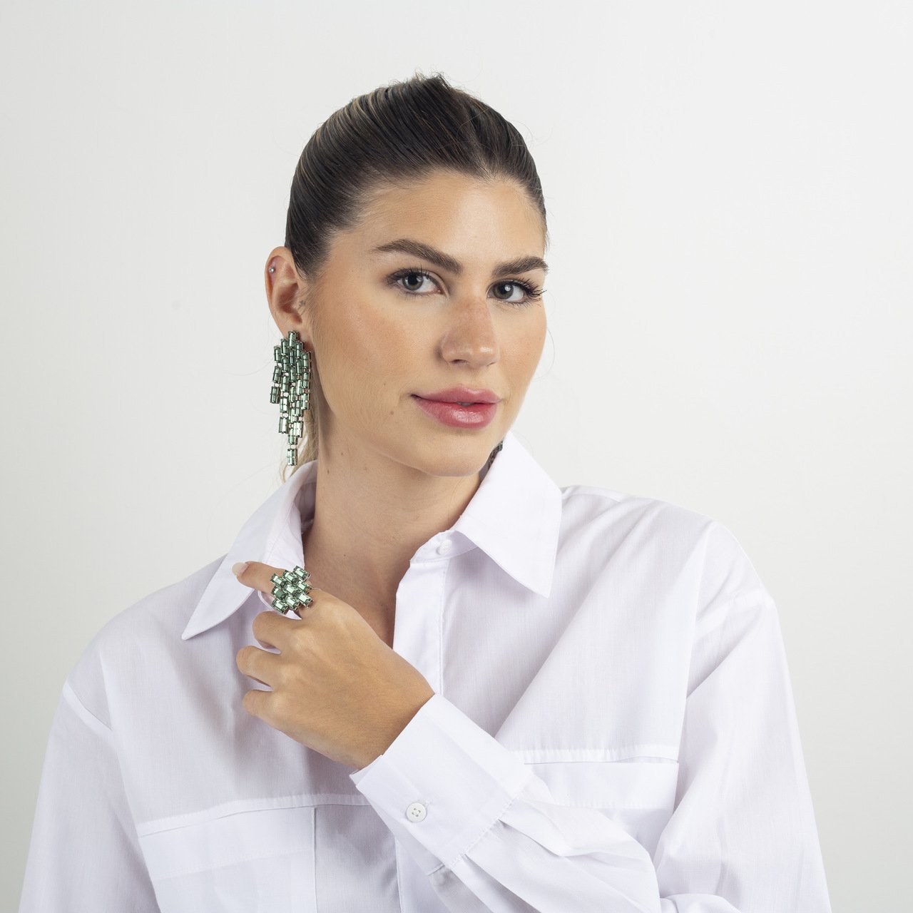 BRINCOS AMELIA BAGUETE VERDE BANHO RÓDIO BRANCO