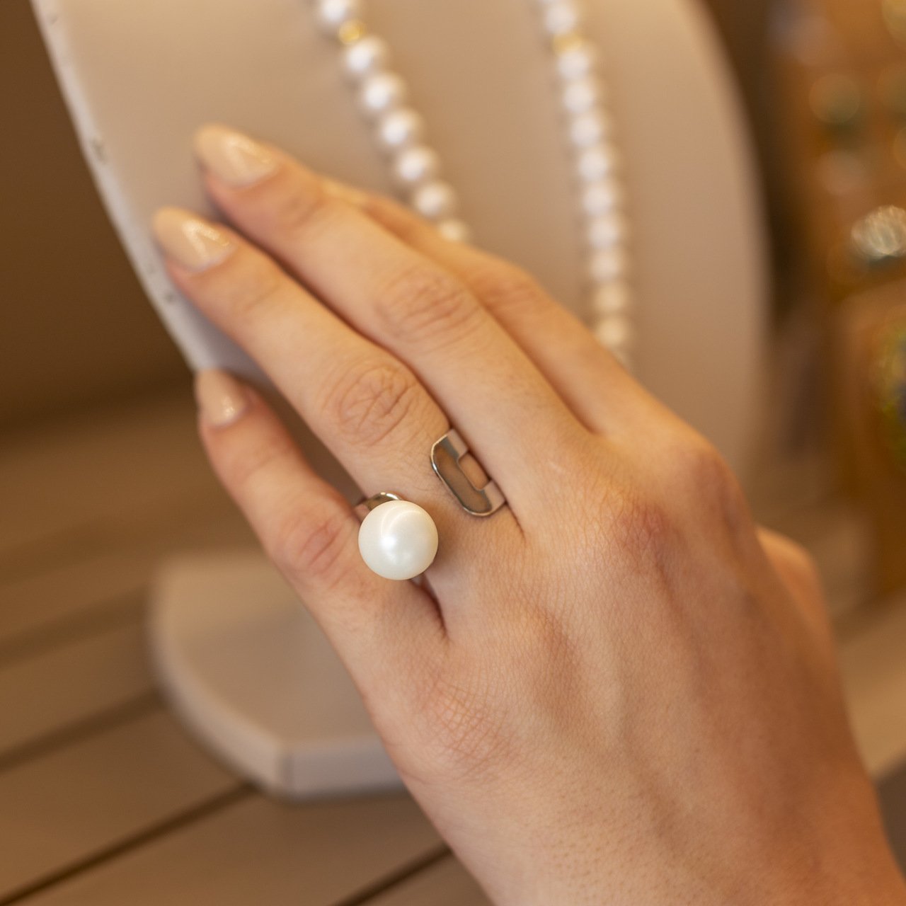 ANEL SAINT PÉROLA SHELL ARO DUPLO BANHO RÓDIO BRANCO