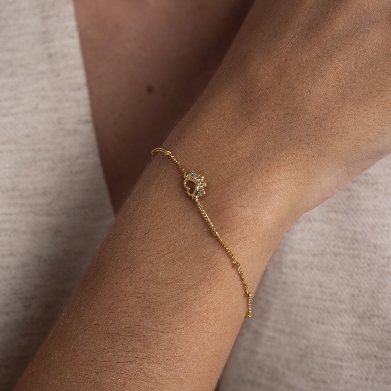 PULSEIRA PATA CORAÇÃO ZIRCÔNIA BANHO OURO