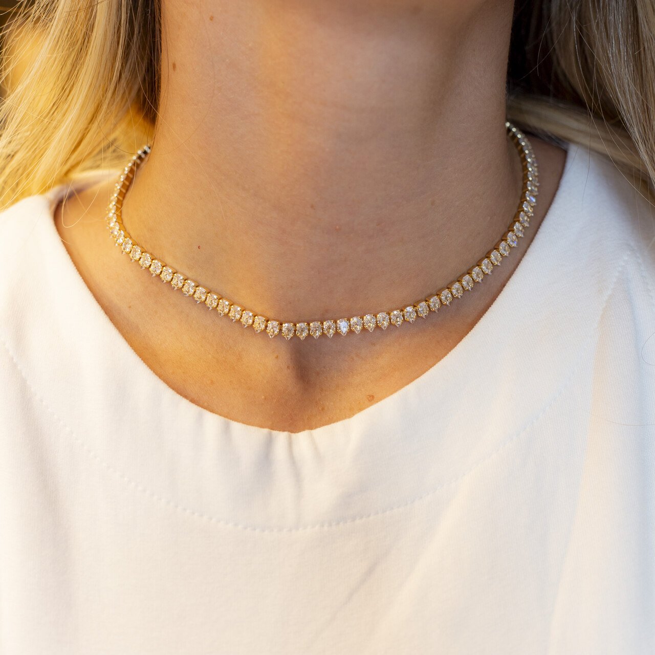 CHOKER TIFI ZIRCÔNIA GOTA INCOLOR BANHO OURO