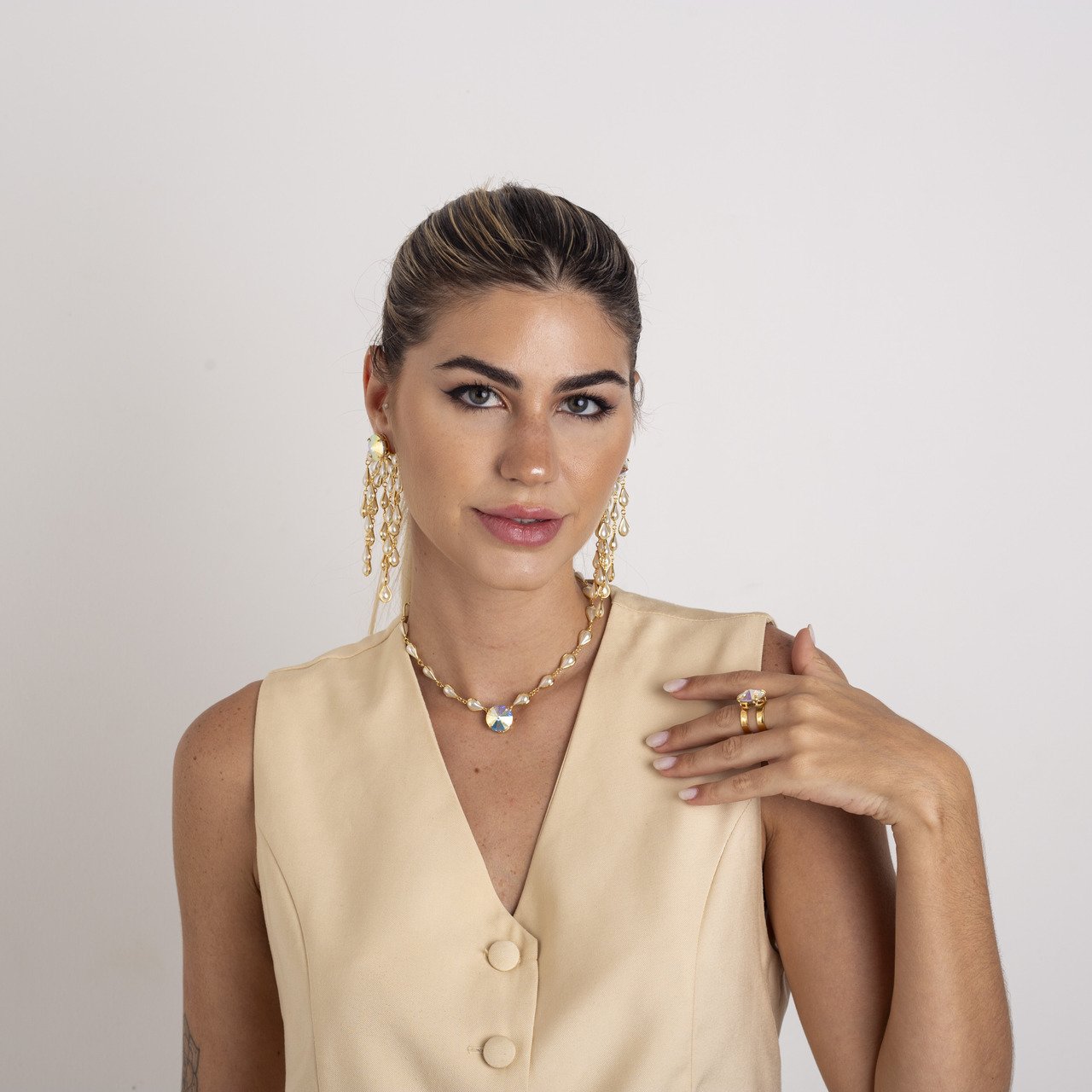 CHOKER AURORA PÉROLAS BANHO OURO