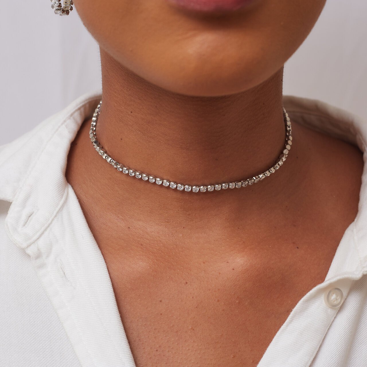 CHOKER BELA RIVIERA PORTUGUESA BANHO RÓDIO BRANCO