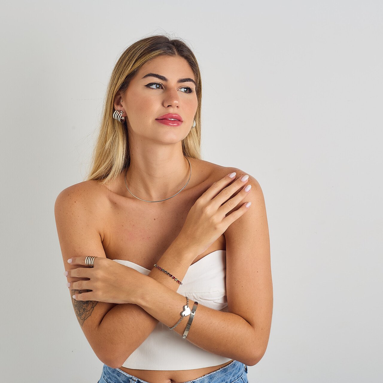 PULSEIRA MIX CRISTAIS COLORIDOS BANHO RÓDIO BRANCO