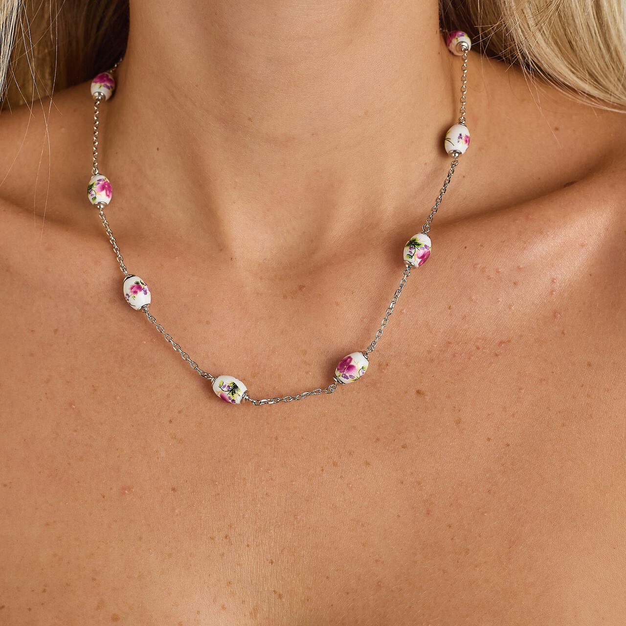 COLAR MIS PINGENTE BARRIL FLORAL BANHO RÓDIO BRANCO