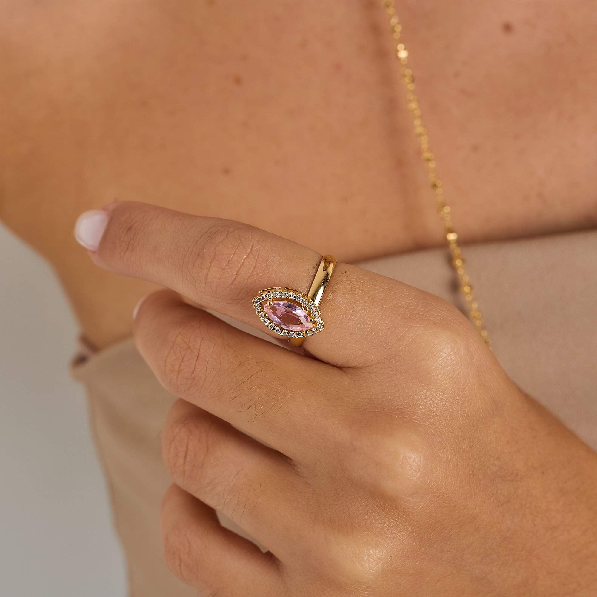 ANEL LIA CRISTAL NAVETE ROSA ZIRCÔNIA BANHO OURO