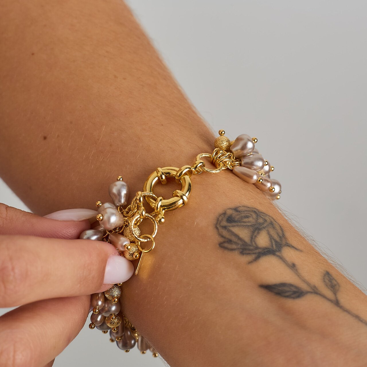PULSEIRA MIKONOS MIX PÉROLAS BANHO OURO