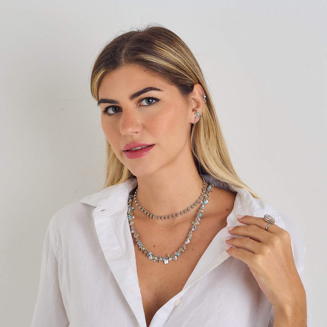 COLAR FOLHAS LONGO CRISTAIS BANHO RÓDIO BRANCO