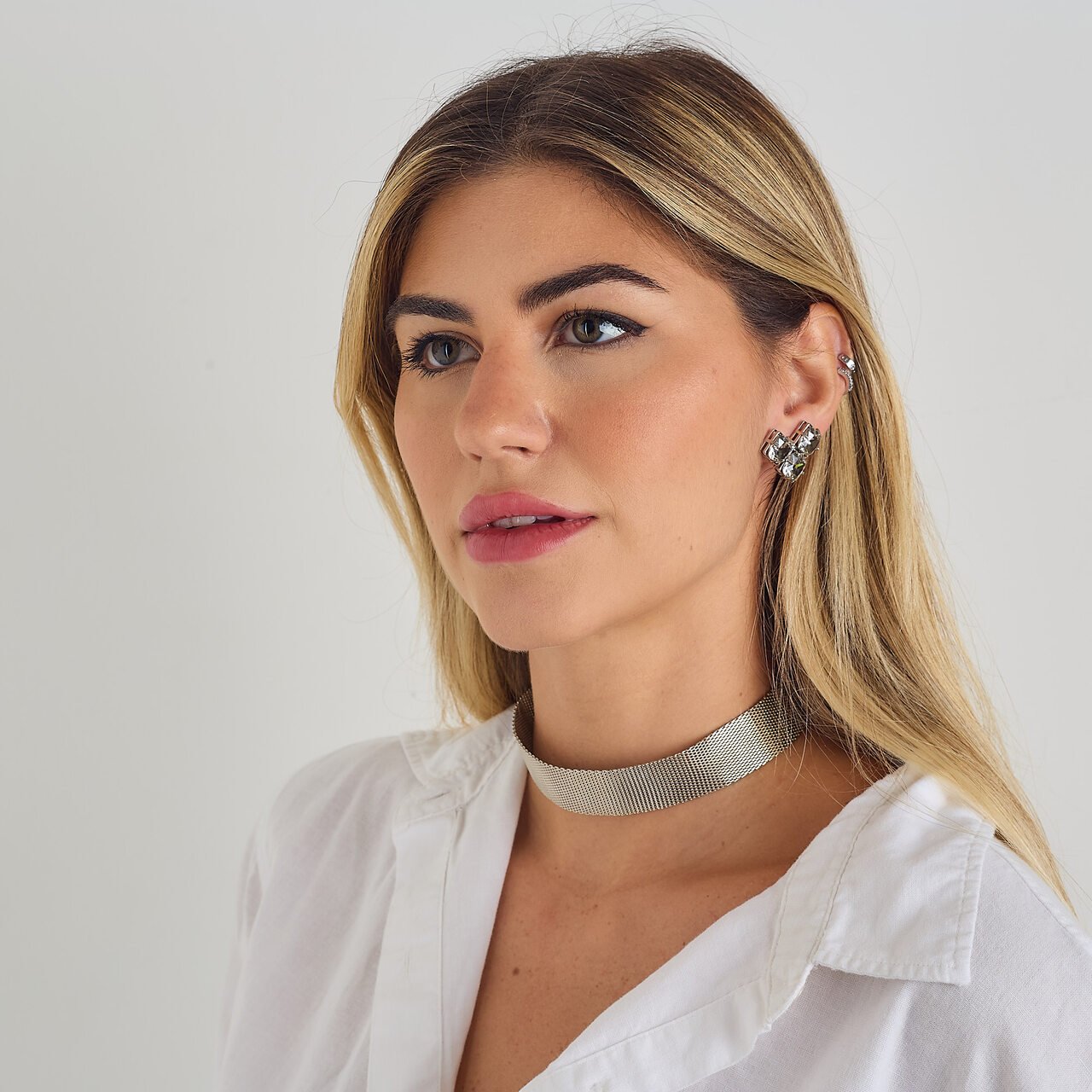 BRINCOS ORION CRISTAL CINZA BANHO RÓDIO BRANCO