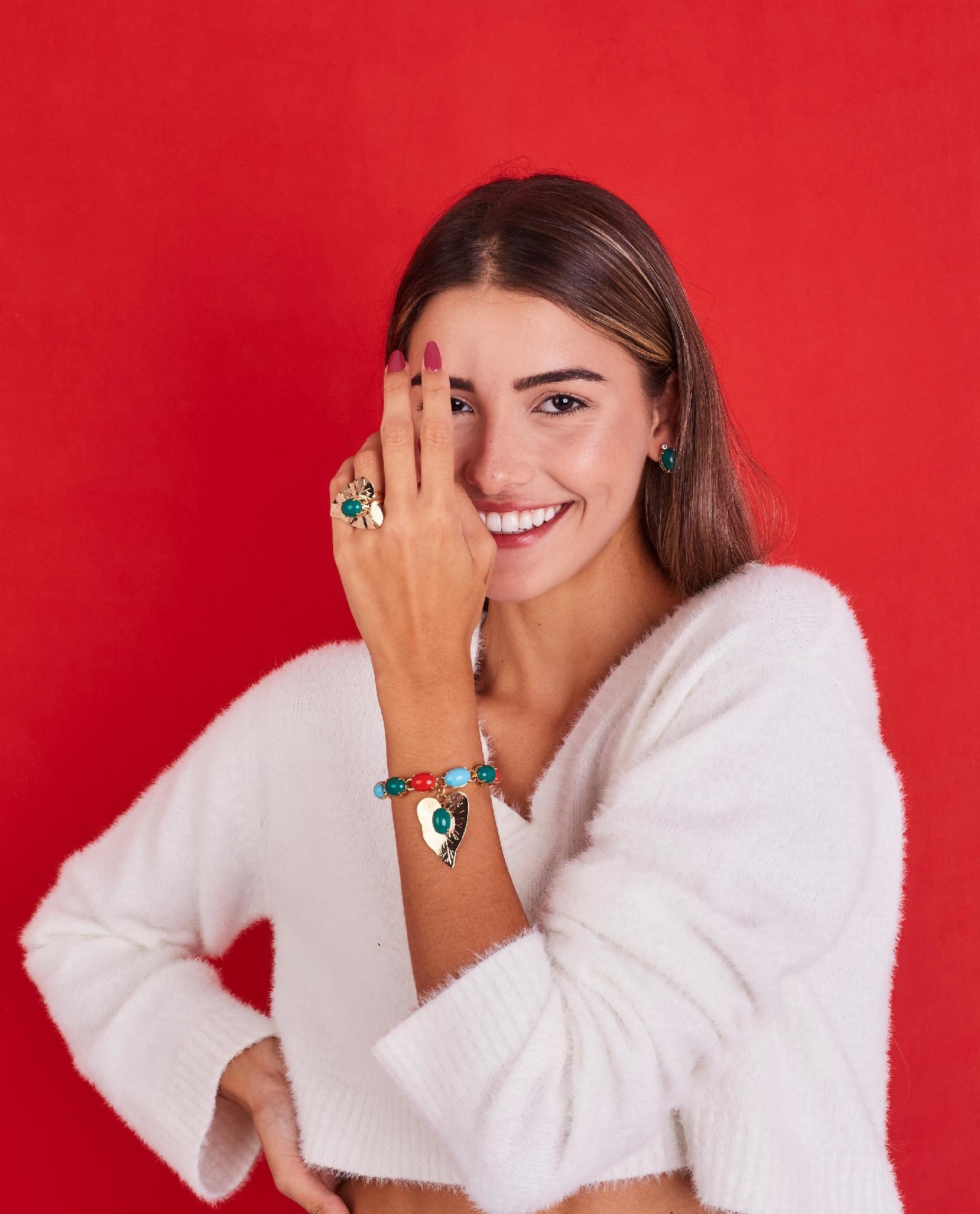 PULSEIRA KERRII MIX RESINAS PINGENTE FOLHA CORAÇÃO BANHO OURO