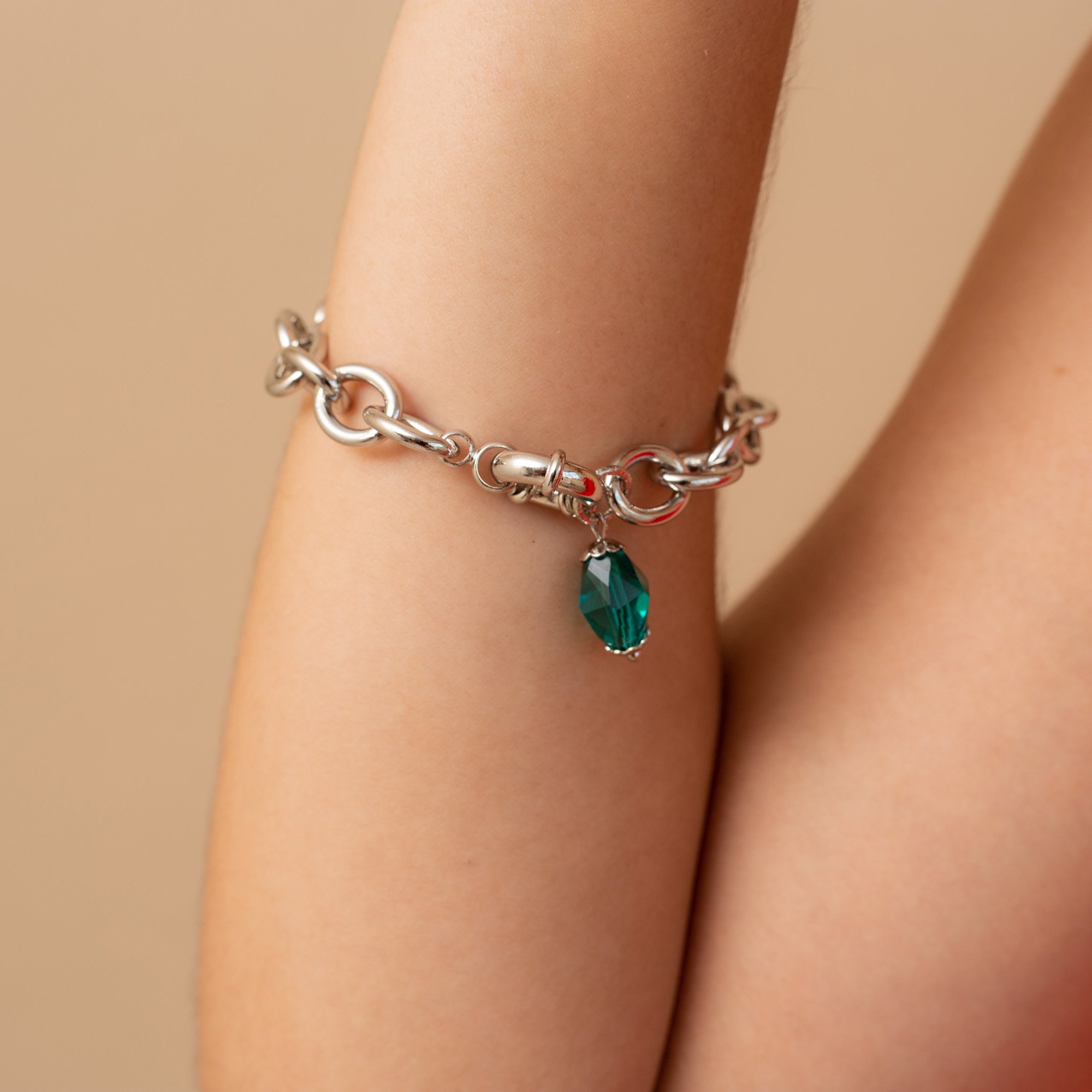 PULSEIRA LORA CORRENTE GROSSA PINGENTE VERDE RÓDIO BRANCO