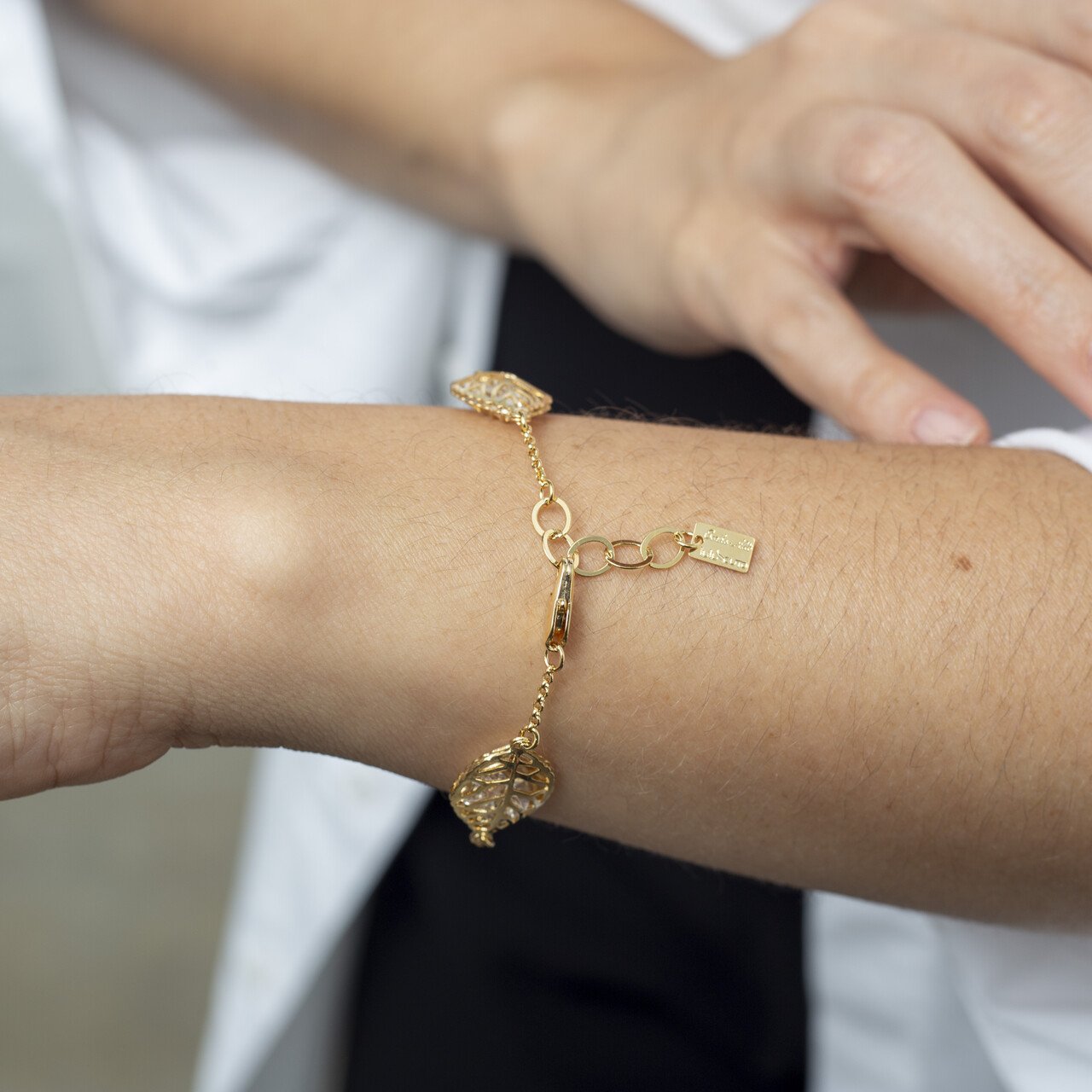 PULSEIRA FOLHA CRISTAL BANHO OURO