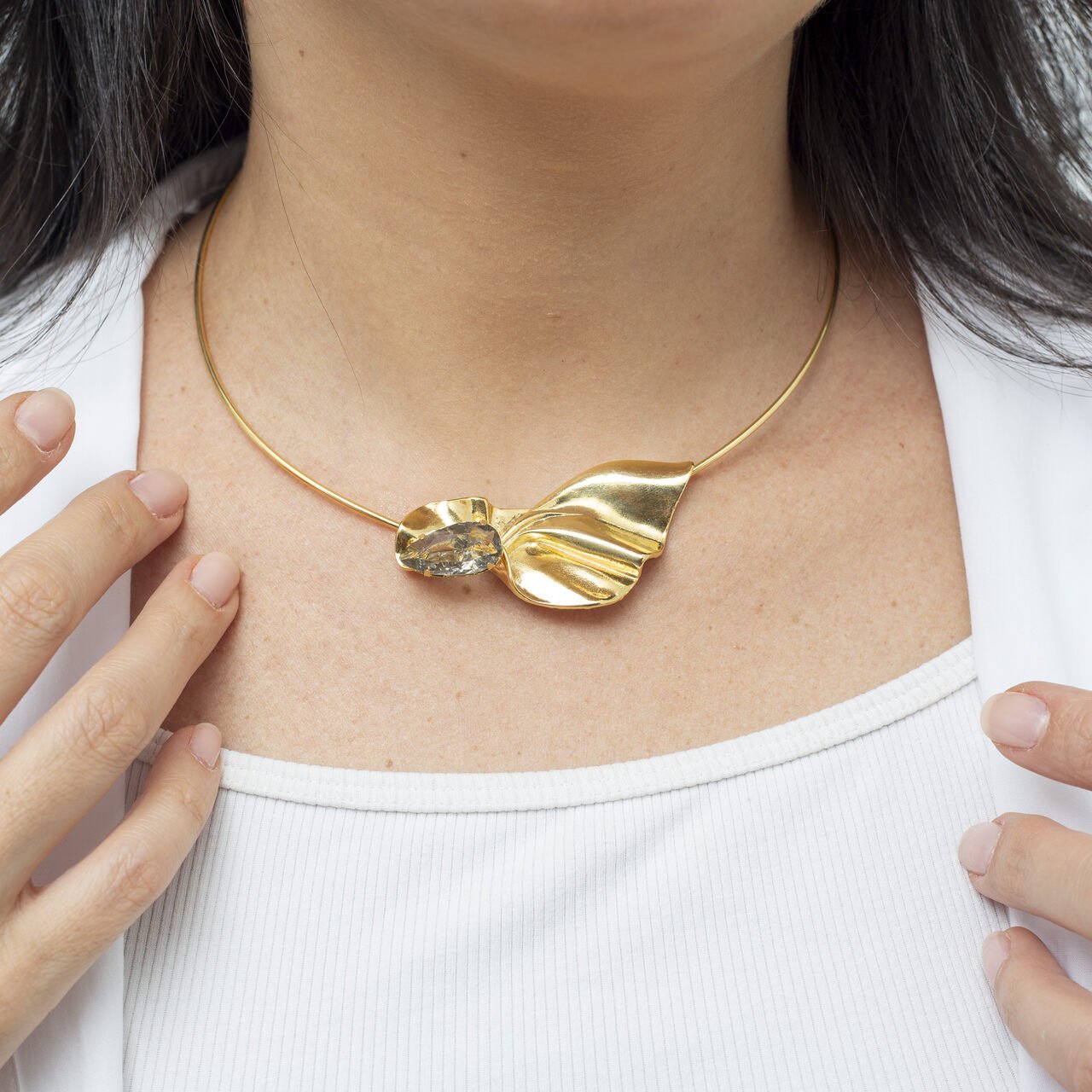 CHOKER ORFEU CRISTAL CINZA BANHO OURO