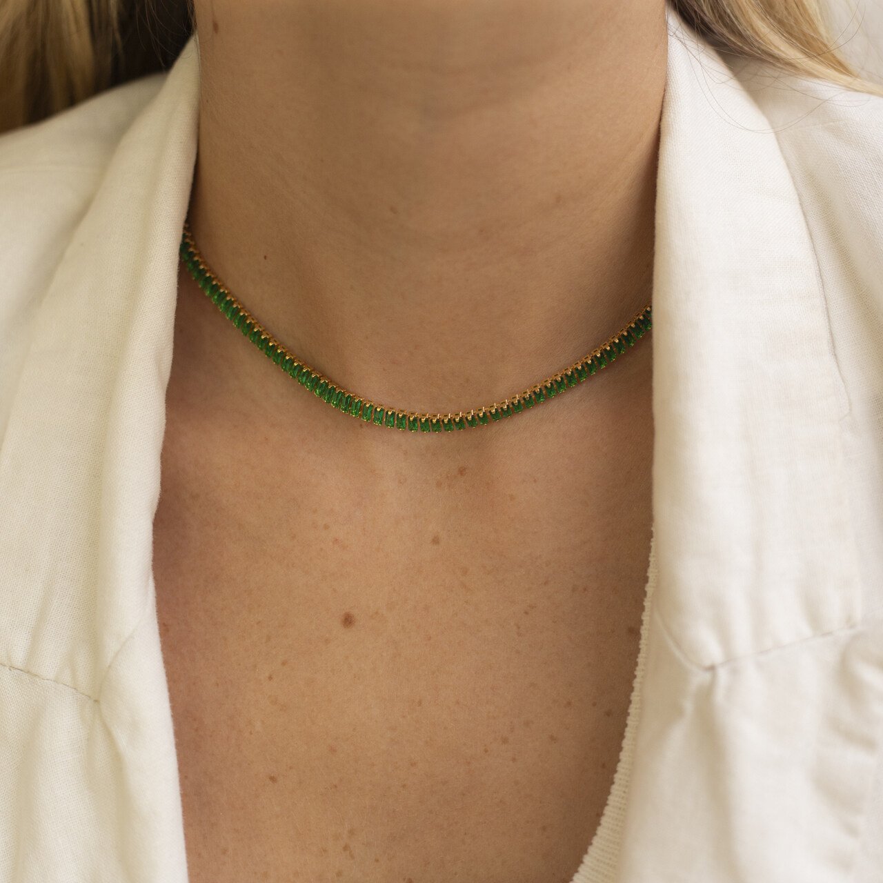 CHOKER EXXU RIVIERA CRISTAL VERDE ESCURO BANHO OURO