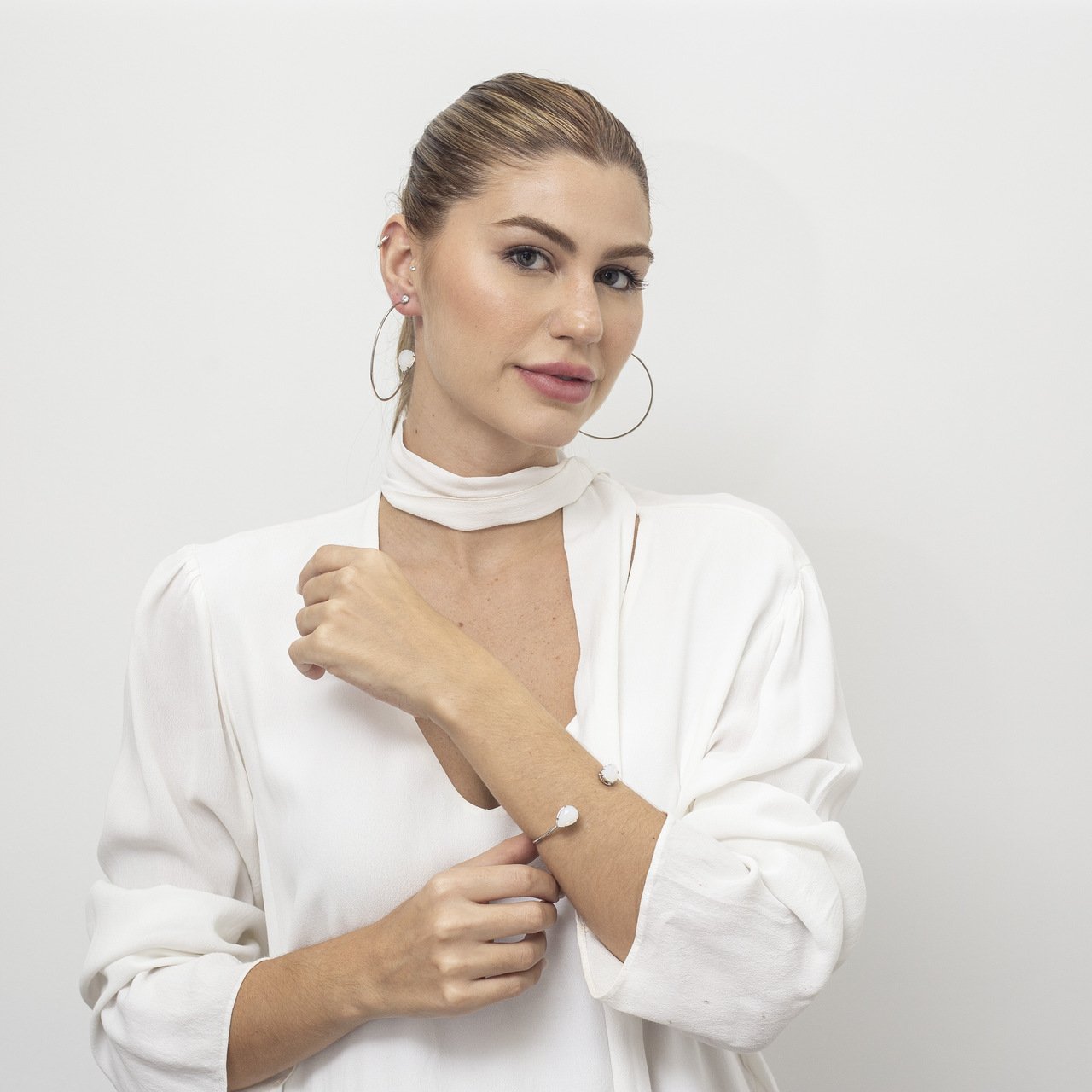 BRACELETE MARESIA CRISTAL BRANCO LEITOSO BANHO RÓDIO BRANCO