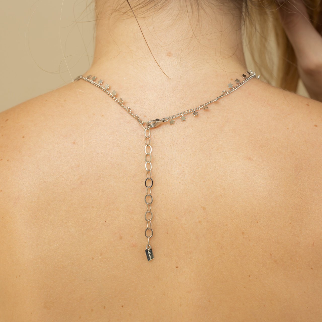 CHOKER STAR PINGENTES ESTRELINHAS BANHO RÓDIO BRANCO