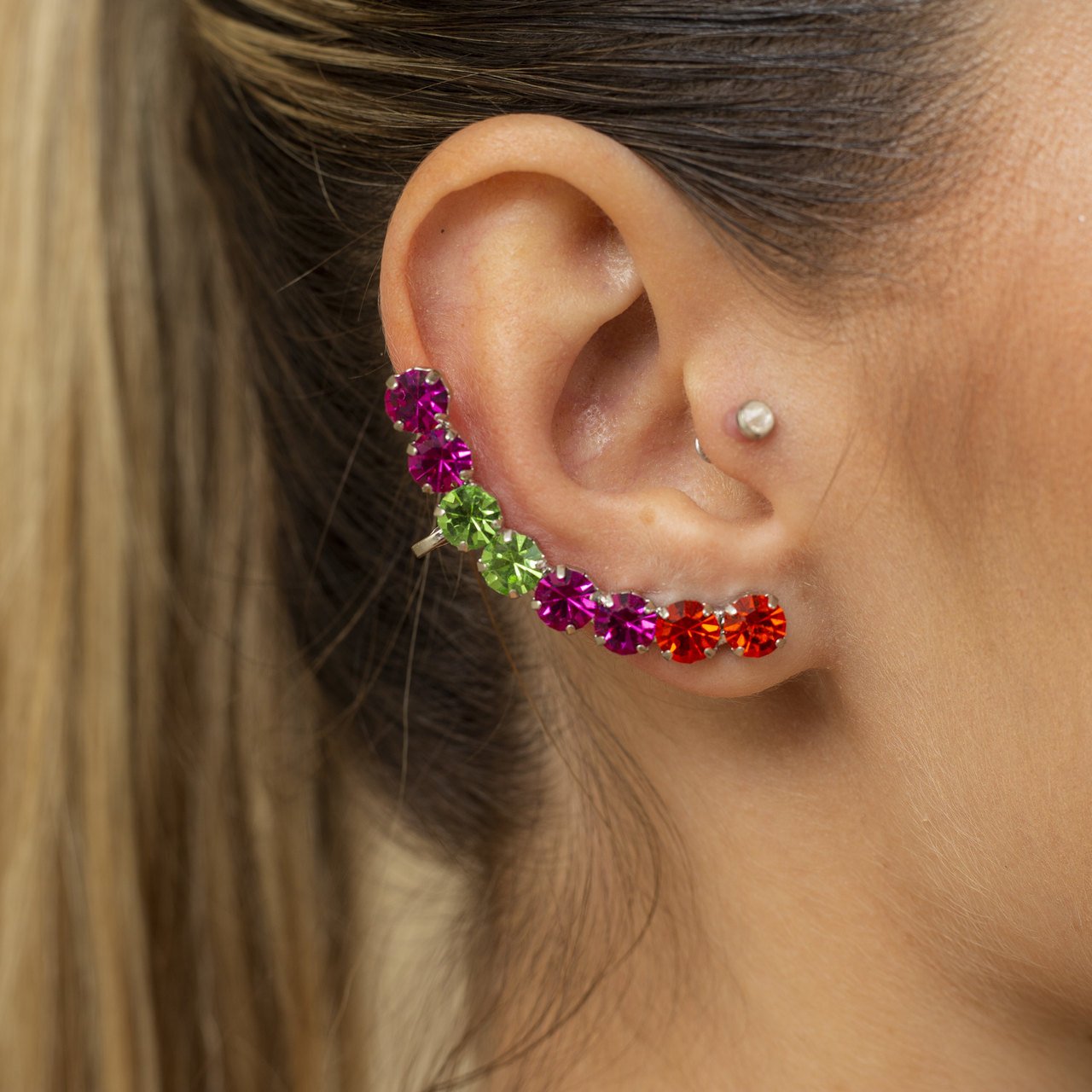 BRINCOS EAR CUFF JEN MIX STRASS COLORIDOS BANHO RÓDIO BRANCO