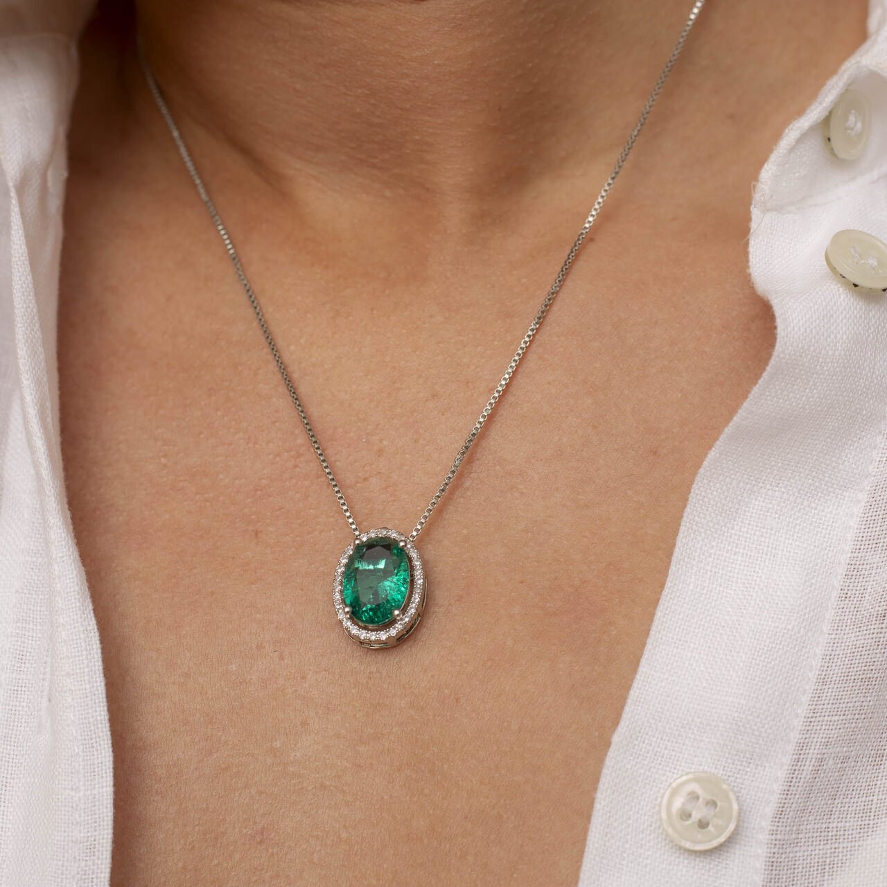 COLAR CRISTAL OVAL VERDE ZIRCÔNIA BANHO RÓDIO BRANCO