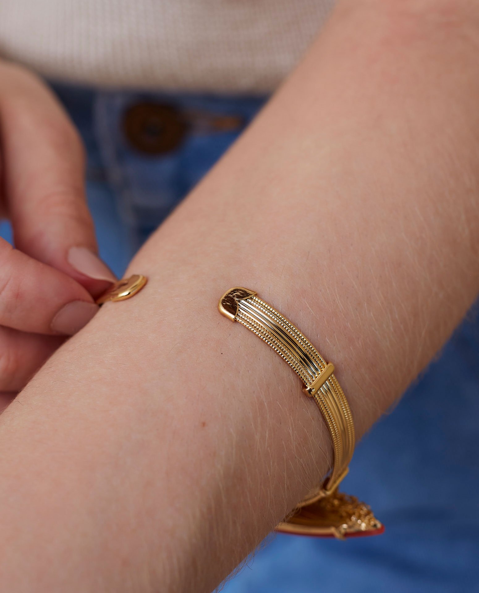BRACELETE ANITA GOTA FINA SALMÃO BANHO OURO