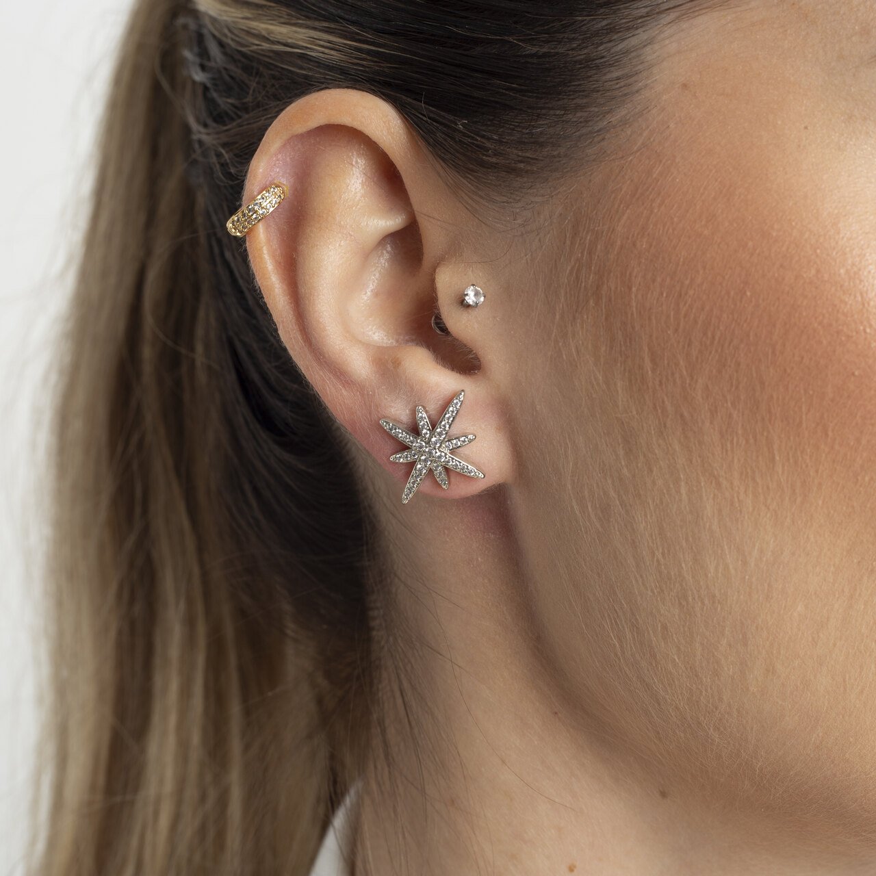 BRINCOS GUIA ZIRCONIA BANHO RÓDIO BRANCO