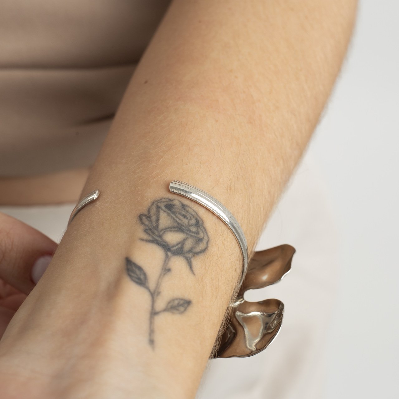 BRACELETE TINA DUO ONDULADO BANHO RÓDIO BRANCO