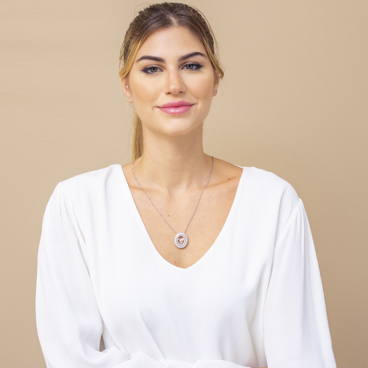 COLAR POMBA DA PAZ CRAVAÇÃO BANHO RÓDIO BRANCO