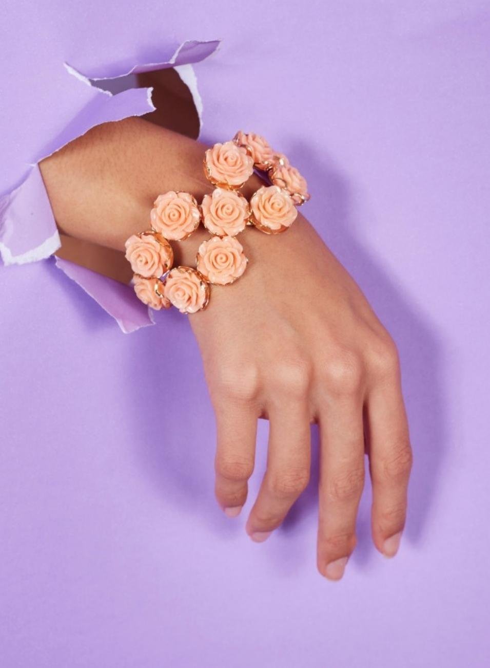 BRACELETE CARMEM FLOR DE RESINA BANHO OURO