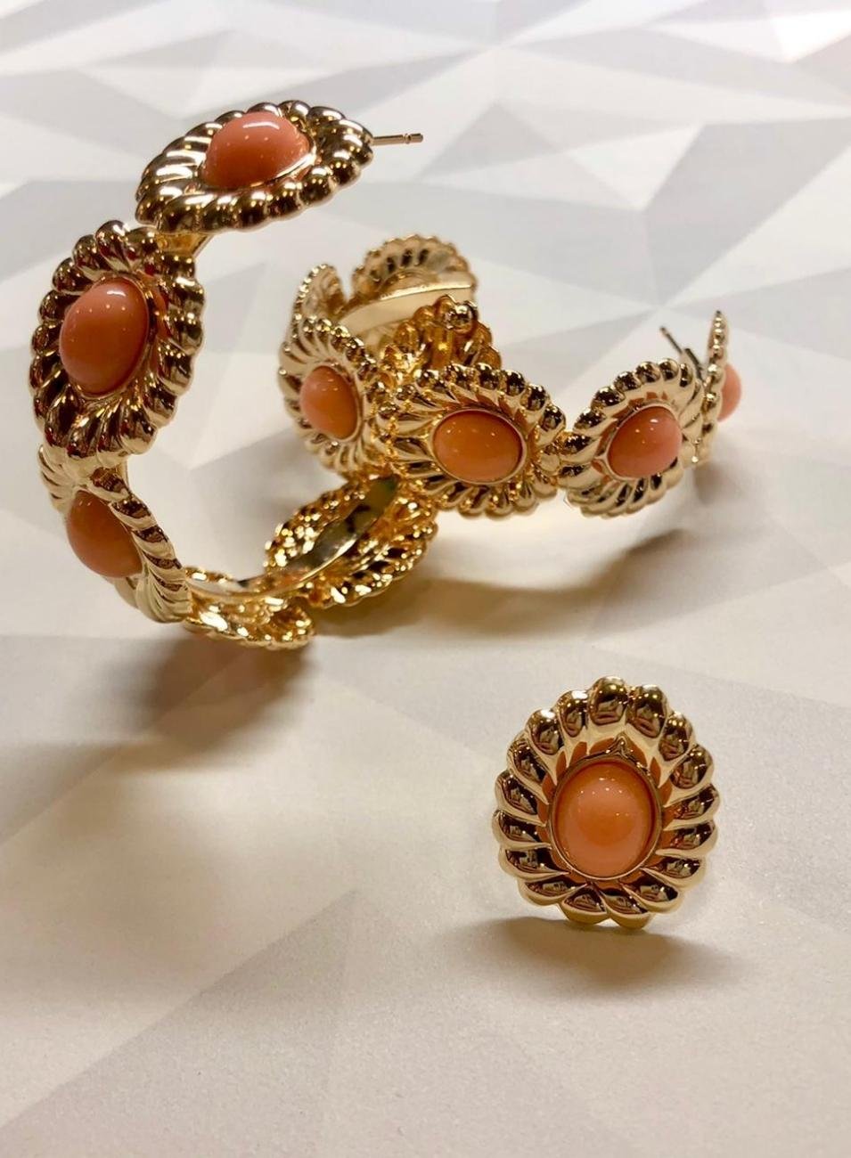 ARGOLAS HUDA CABOCHONS OVAIS VINTAGE BANHO OURO