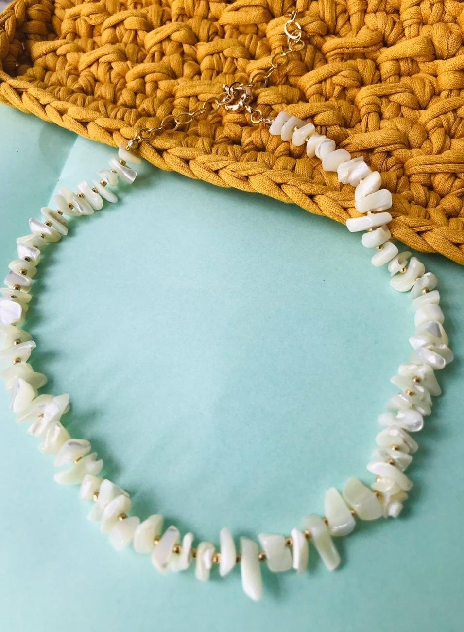 CHOKER MARQUEZINE MADRE PÉROLAS IRREGULARES BANHO OURO