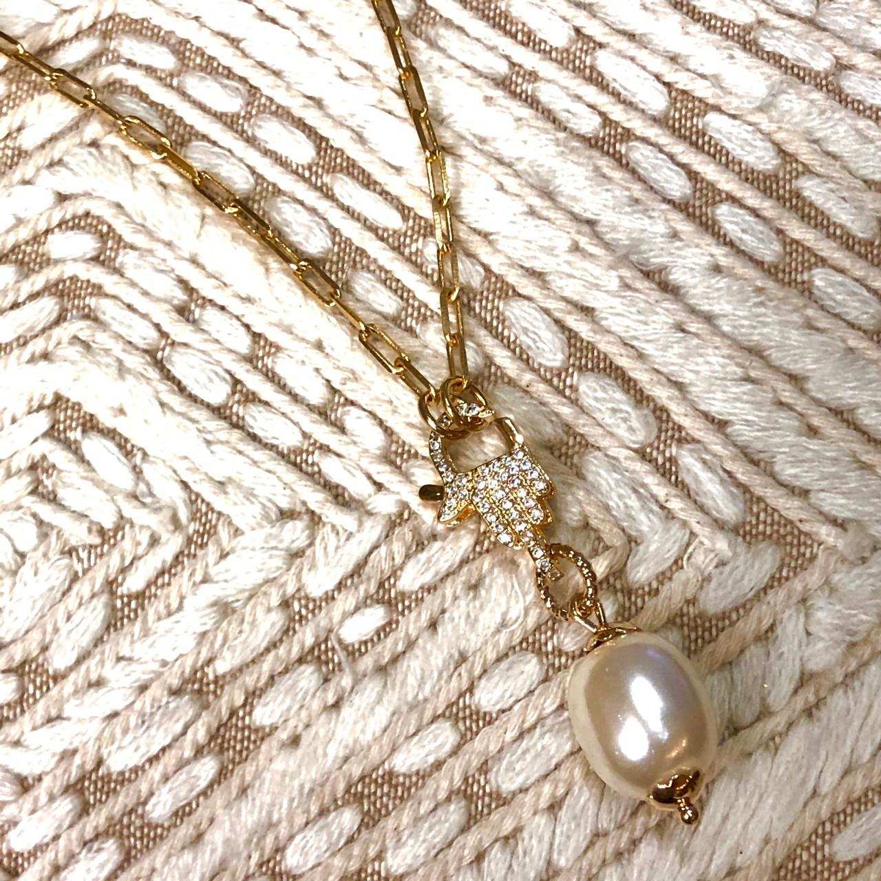 COLAR HAND FECHO MÃO ZIRCÔNIA PINGENTE PÉROLA OURO