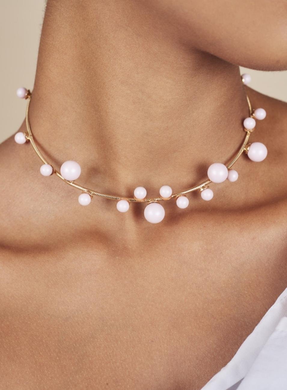 COLAR SORTE COM PÉROLAS SWAROVISK ROSA BANHO OURO