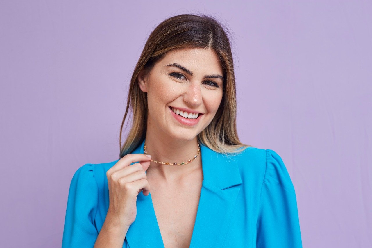 CHOKER BORBOLETAS INFANTIL COLORIDAS BANHO OURO