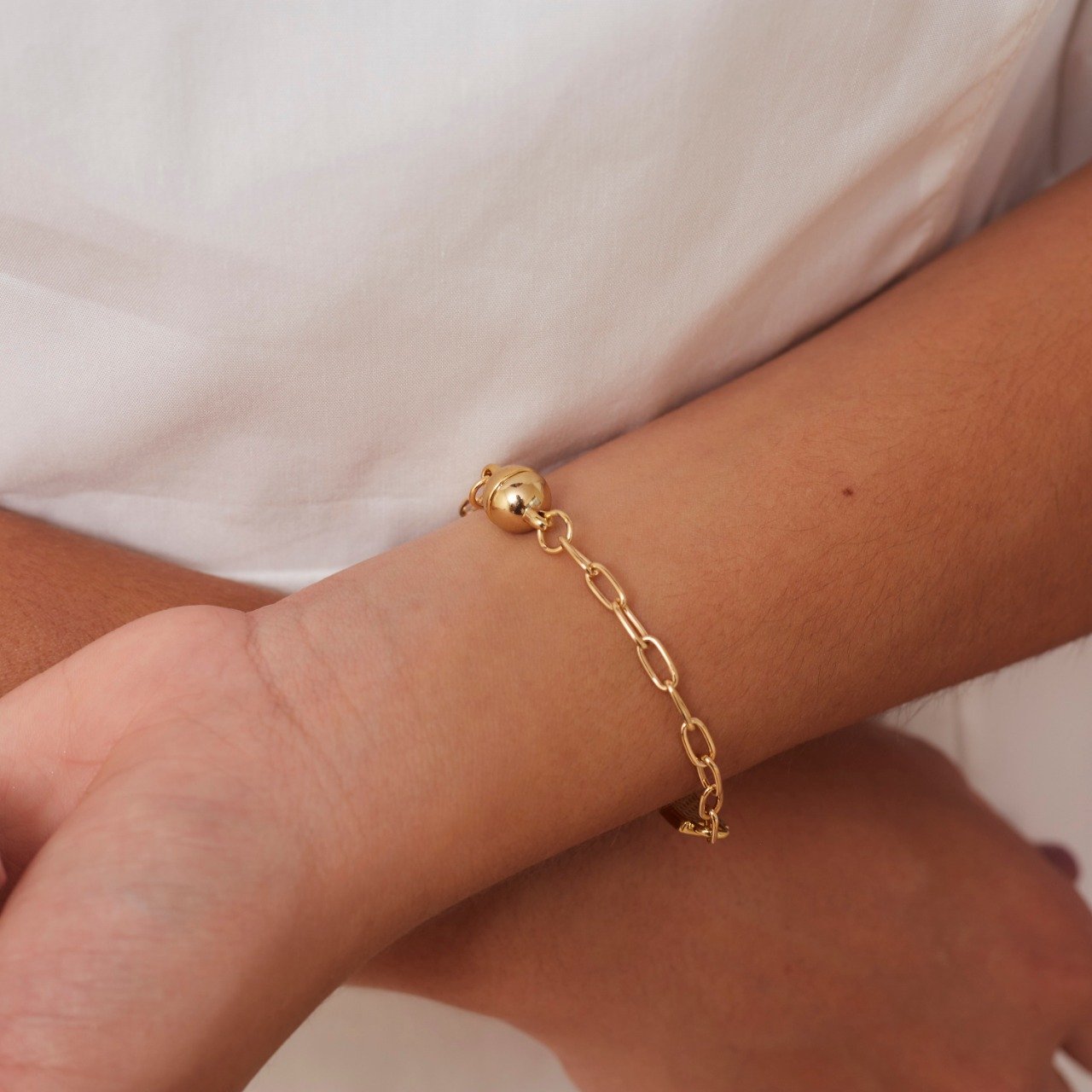 PULSEIRA SR DO BONFIM AZUL ESMALTADA COM FECHO IMÃ BANHO OURO