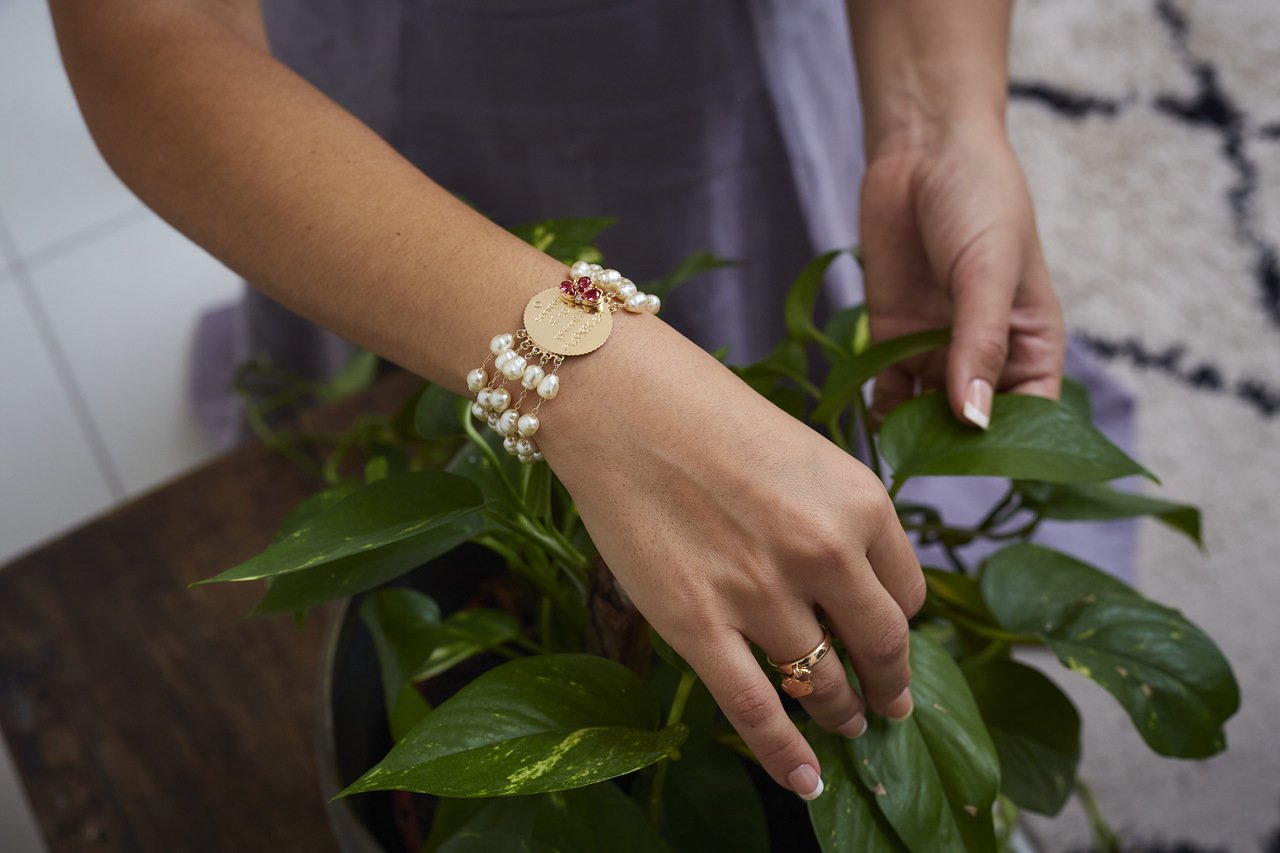 PULSEIRA FLORESCER COM PEROLAS FECHO IMÃ BANHO OURO