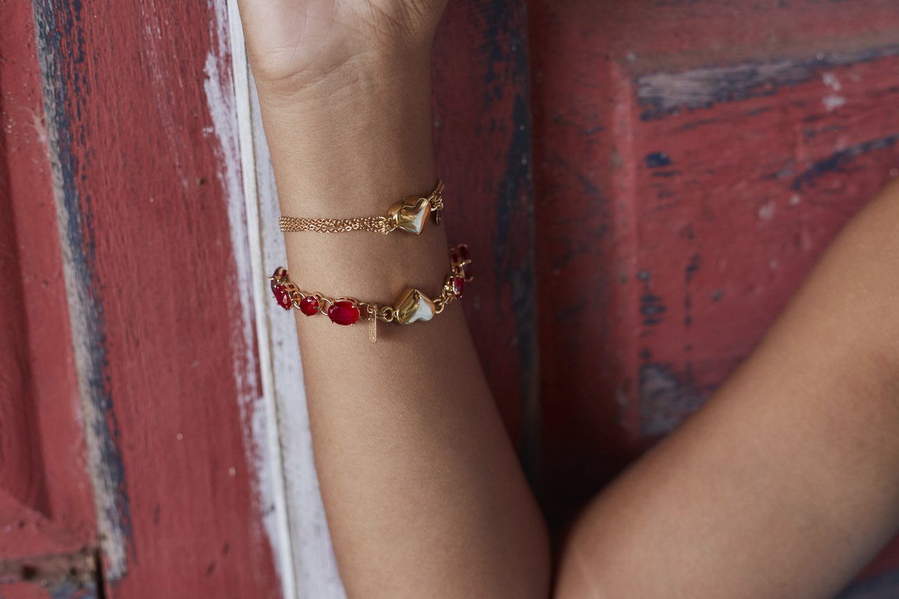 PULSEIRA AMAR CRISTAIS OVAIS VERMELHO FECHO IMÃ CORAÇÃO BANHO OURO