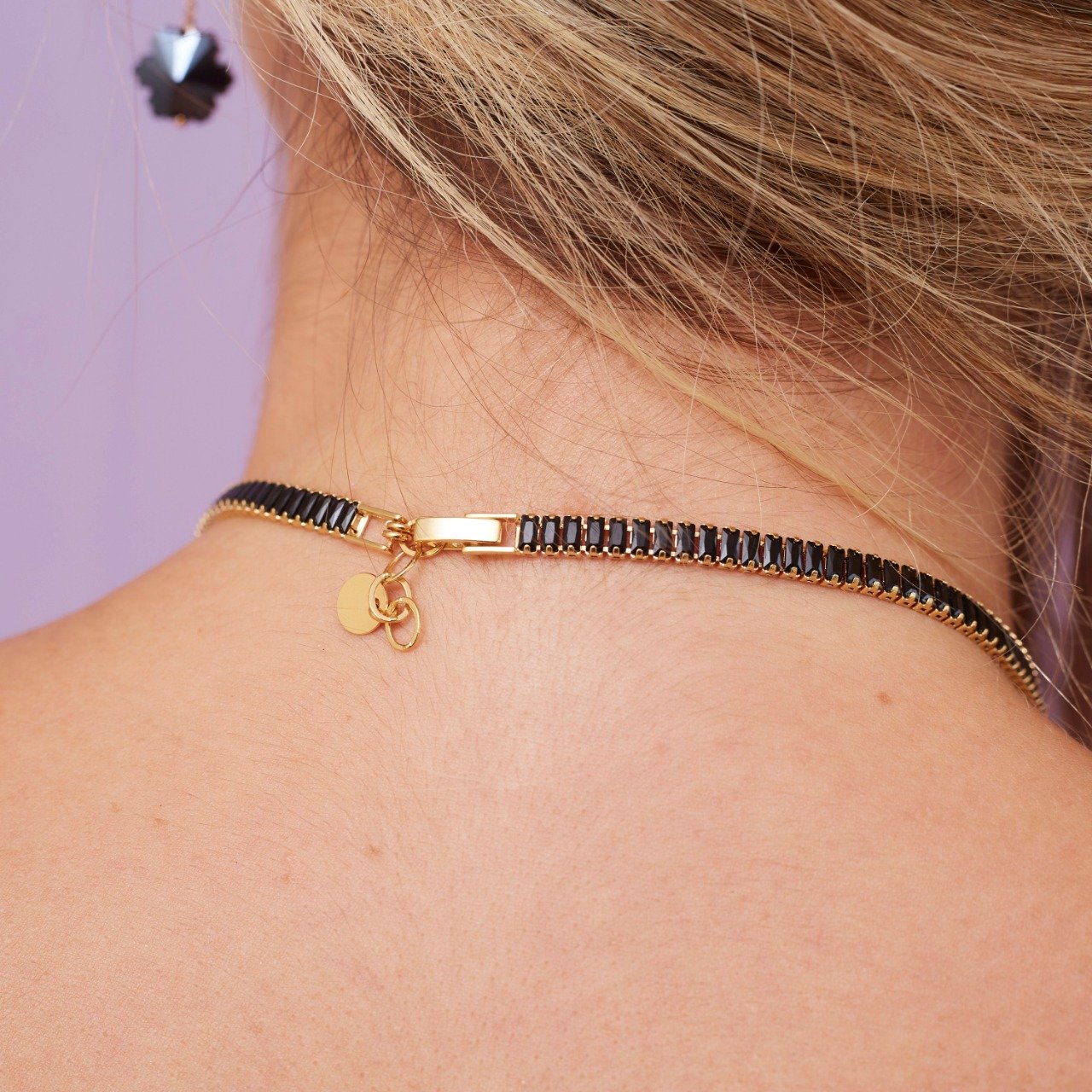 CHOKER EXXA RIVIERA BLACK BANHO OURO
