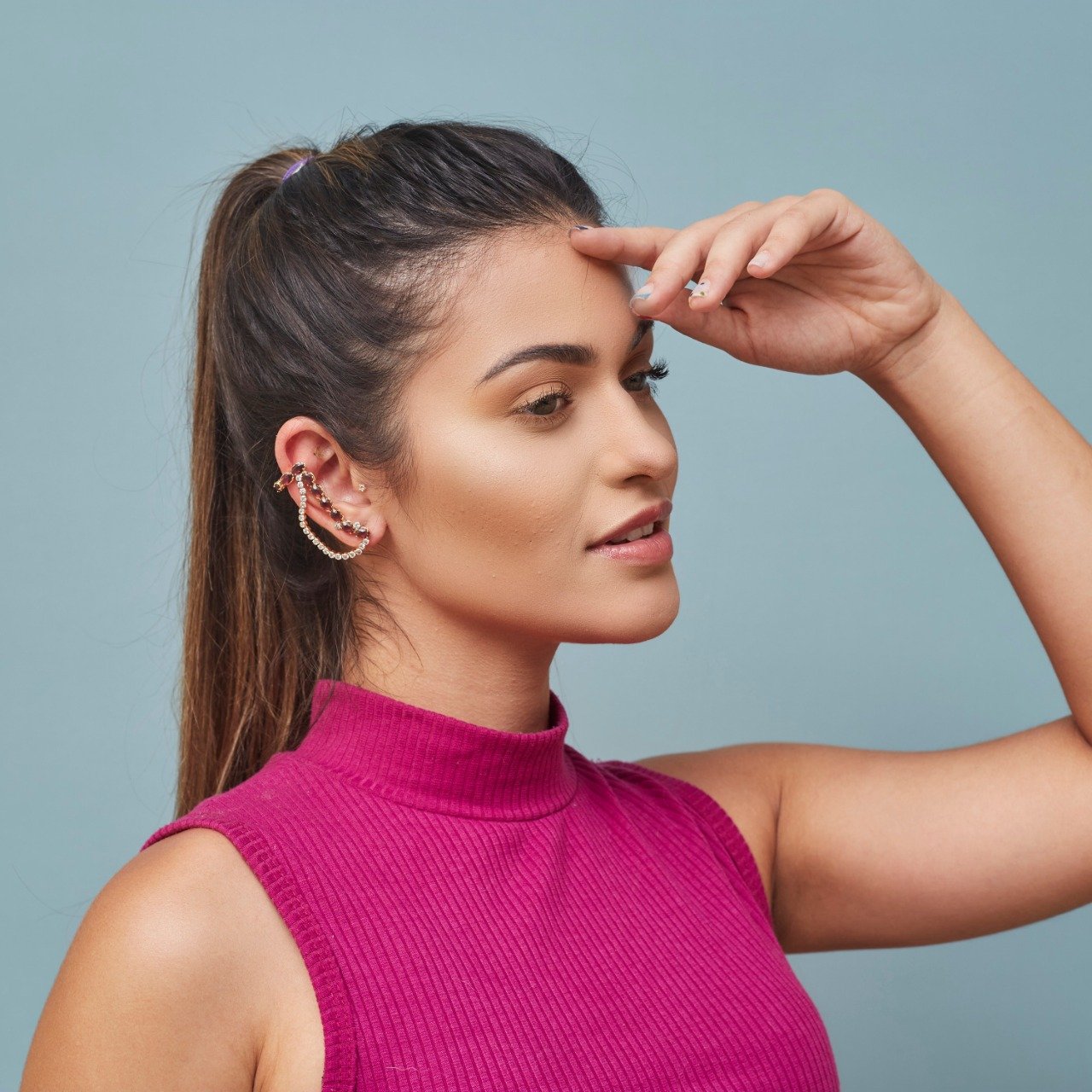 BRINCOS AKIRA EAR CUFF CRISTAL ROXO ZIRCÔNIA BANHO OURO