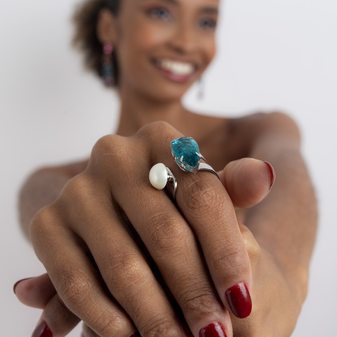 ANEL AMARICH VERDE CLARO PÉROLA BANHO RÓDIO BRANCO