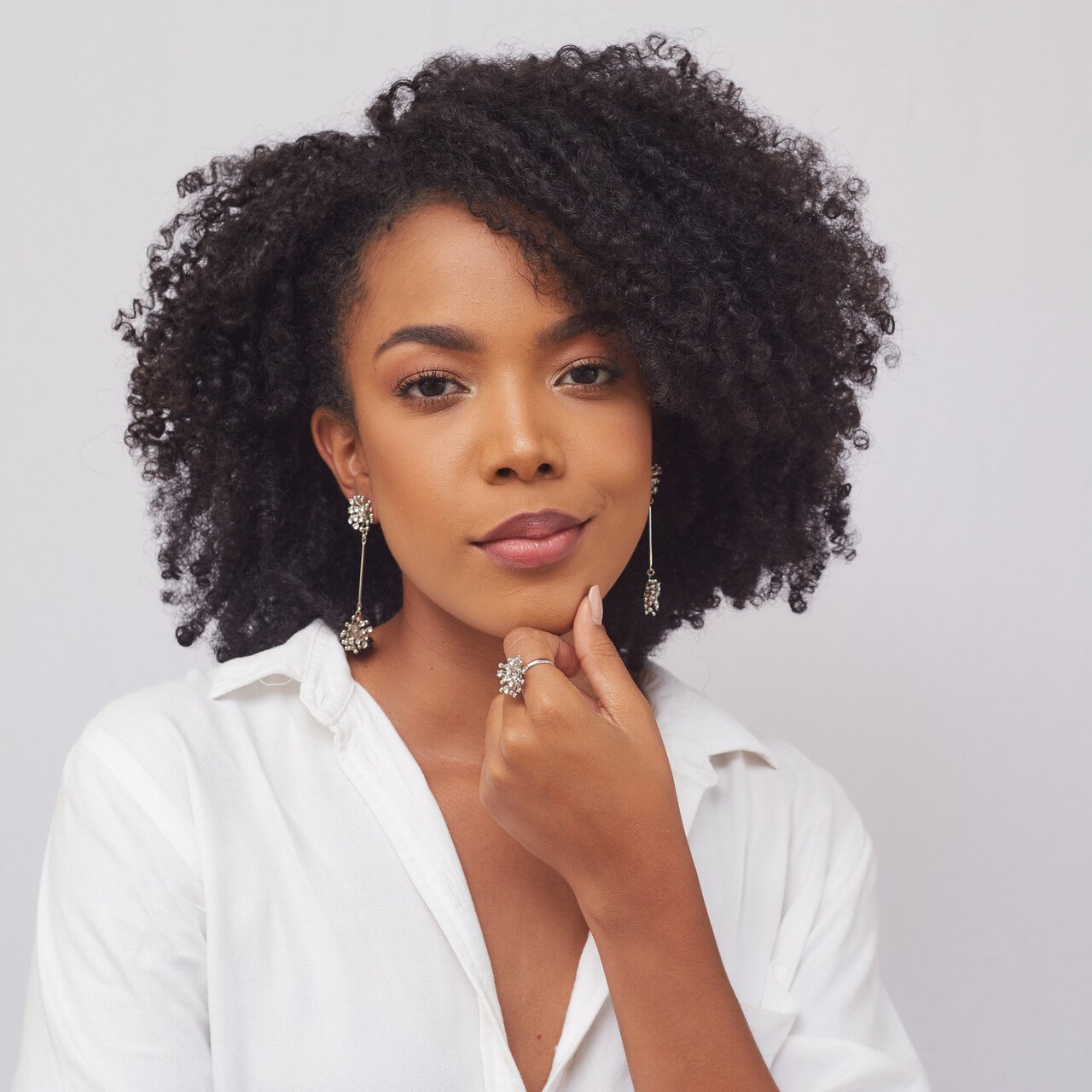 ANEL CALM CRAVAÇÃO ZIRCÔNIA INCOLOR BANHO RÓDIO BRANCO