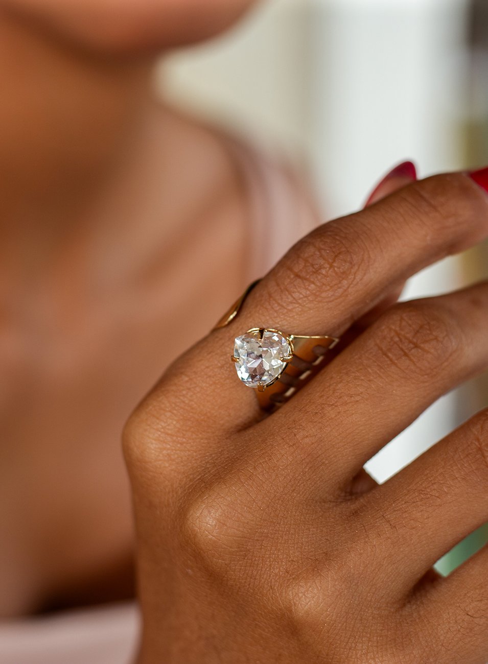 ANEL DAISY CRISTAL SWAROVSKI INCOLOR COM BANHO OURO