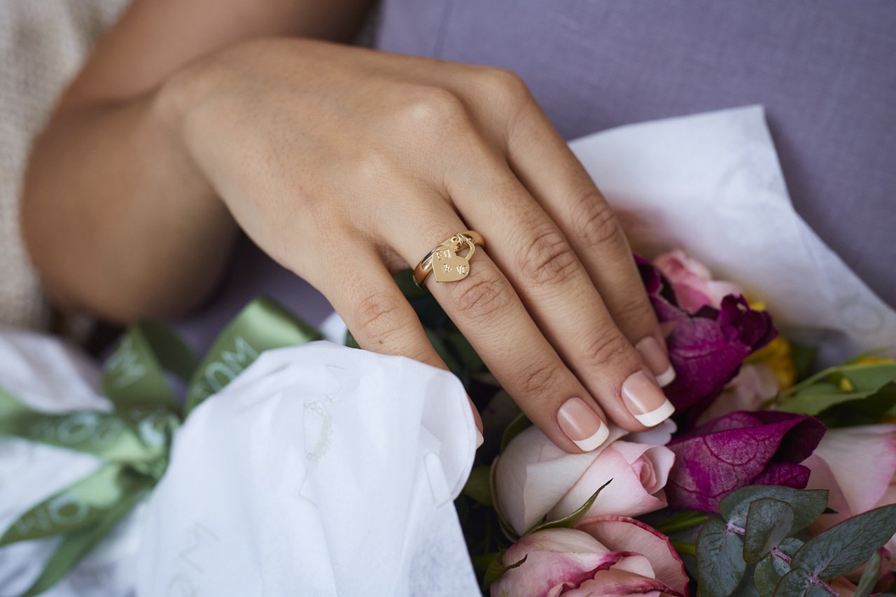 ANEL ETERNO CORAÇÃO EM PRATA PERSONALIZADO BANHO OURO