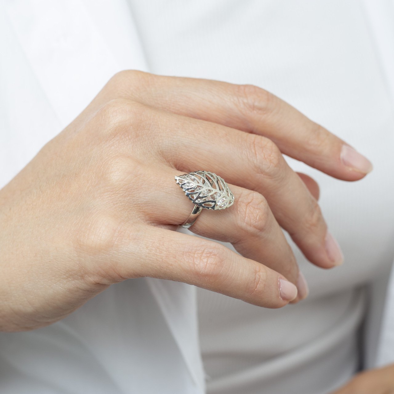 ANEL FOLHA CRISTAL BANHO RÓDIO BRANCO