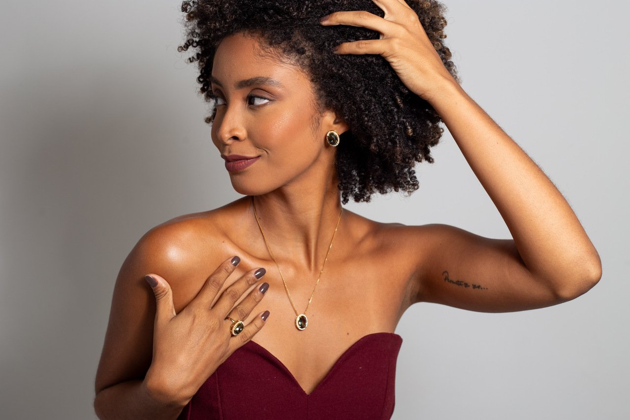 ANEL MABÊ CRISTAL OVAL VERDE AMETISTA BANHO OURO