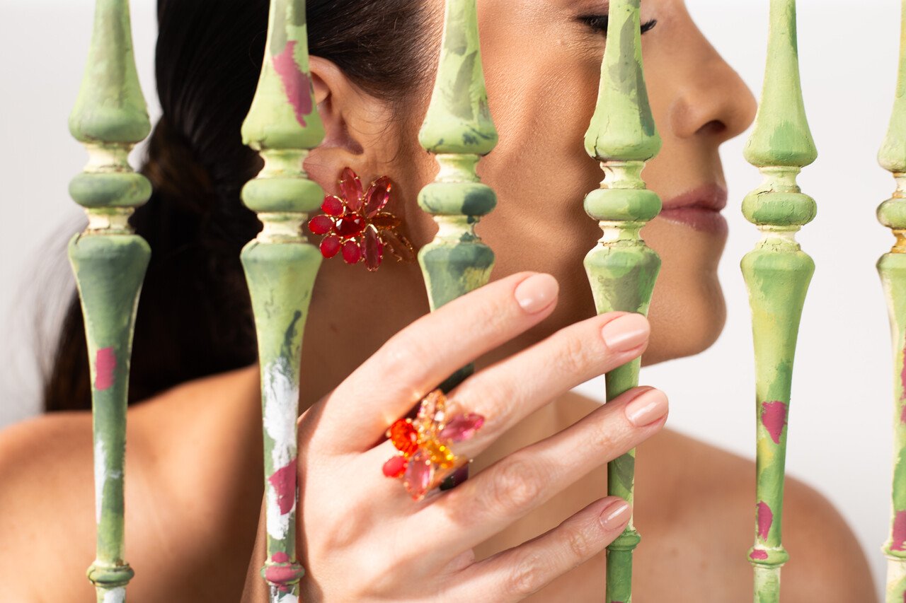 ANEL MAGNOLIA MIX CRISTAIS ROSA COM BANHO OURO