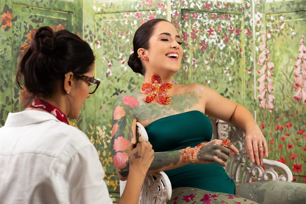 ANEL MAGNOLIA MIX CRISTAIS ROSA COM BANHO OURO