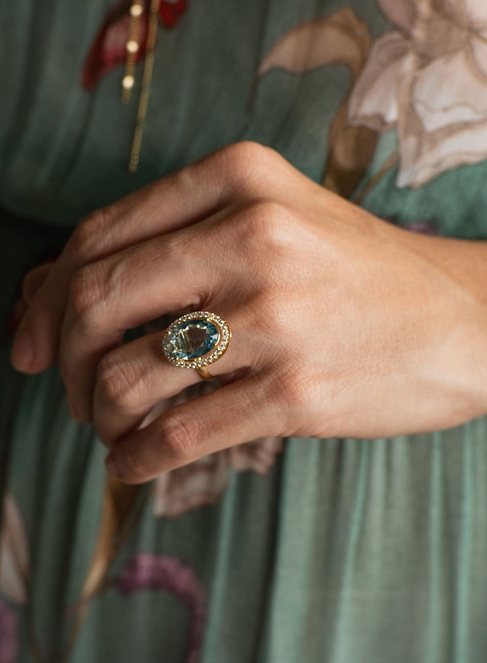ANEL NINA OVAL AZUL BANHO OURO