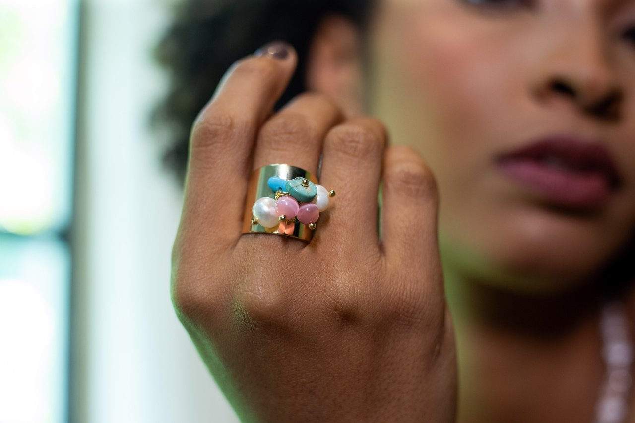 ANEL OÁSIS MIX PEDRAS NATURAIS BANHO RÓDIO BRANCO