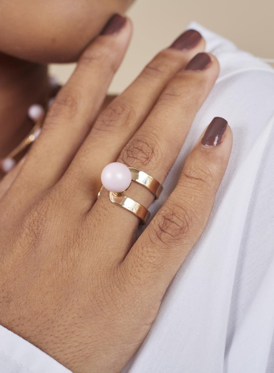 ANEL SAINT PÉROLA ROSA ARO VAZADO BANHO OURO