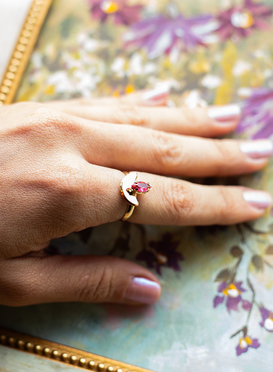 ANEL UNO ESCAMA CRISTAL RUBELITA BANHO OURO